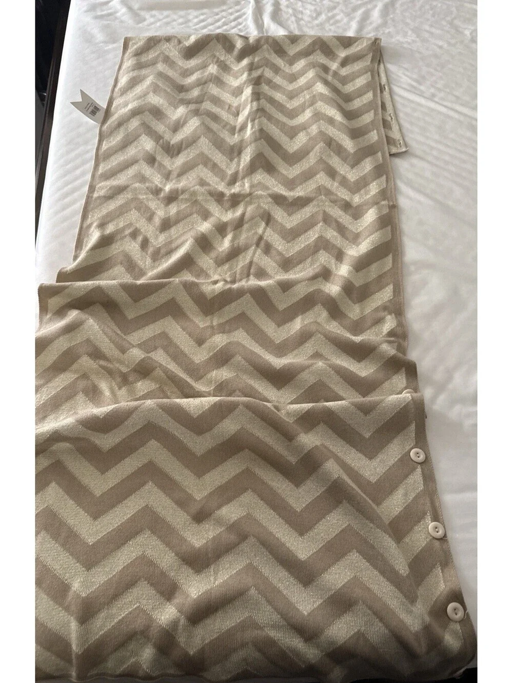 Women’s Chevron Knit Poncho Shawl Wrap Beige Gold One Size Lightweight NWT